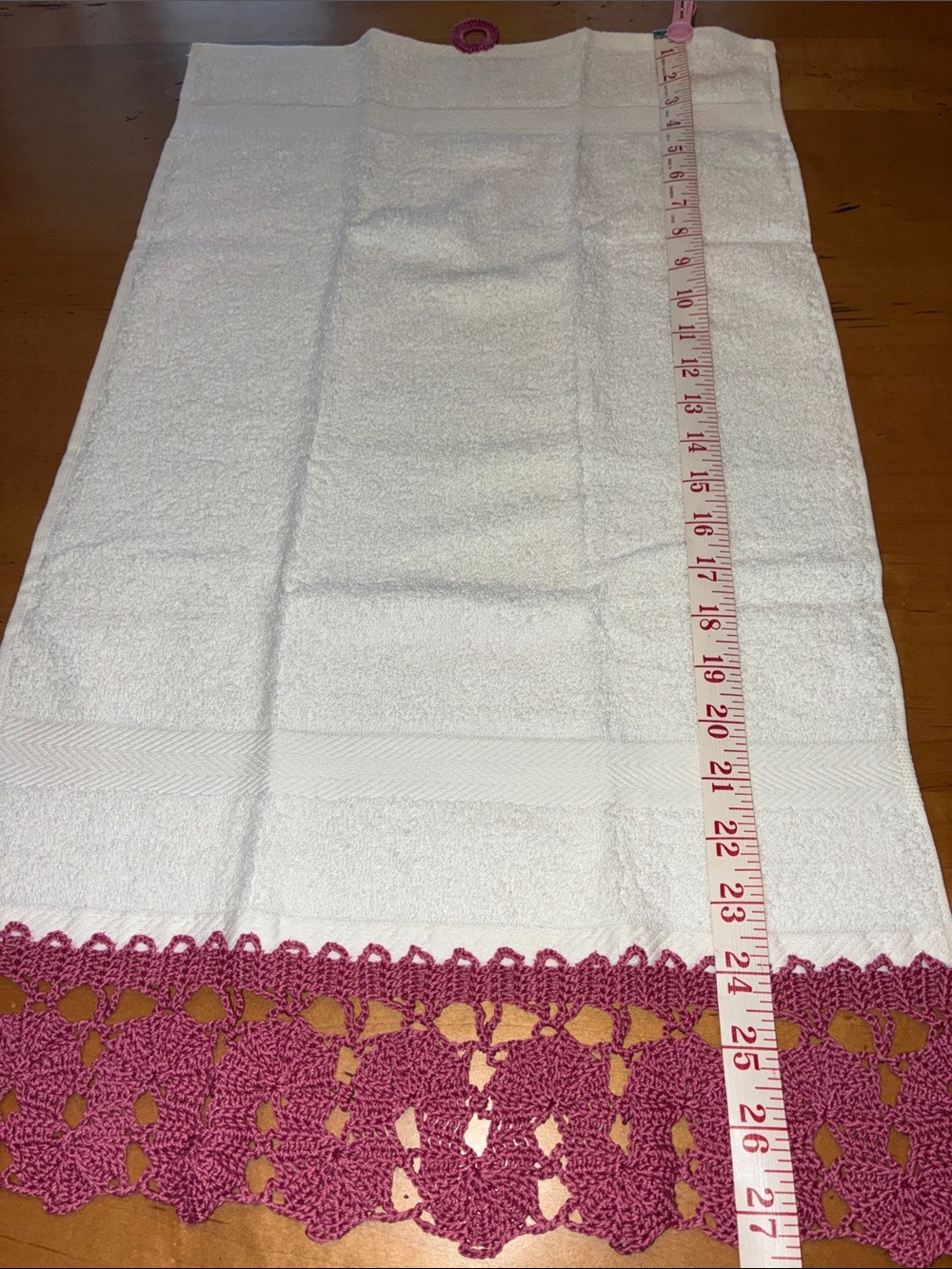VINTAGE BATH TOWEL (NWOT) With Handmade Crocheted Pink Trim at the bottom. Nice! - Picture 8 of 12